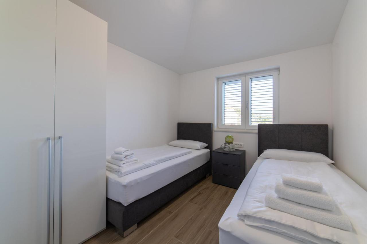 Apartments Katarina Kastela Exterior photo