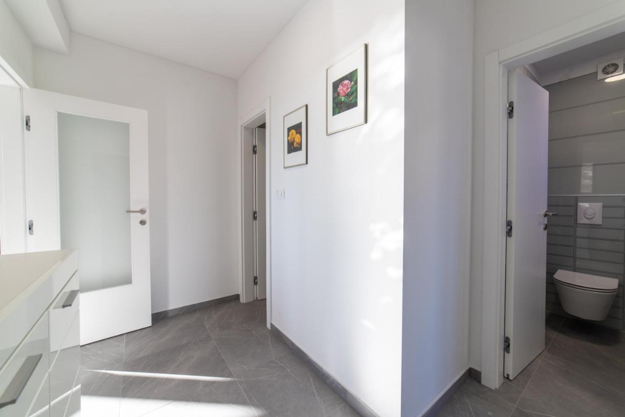 Apartments Katarina Kastela Exterior photo