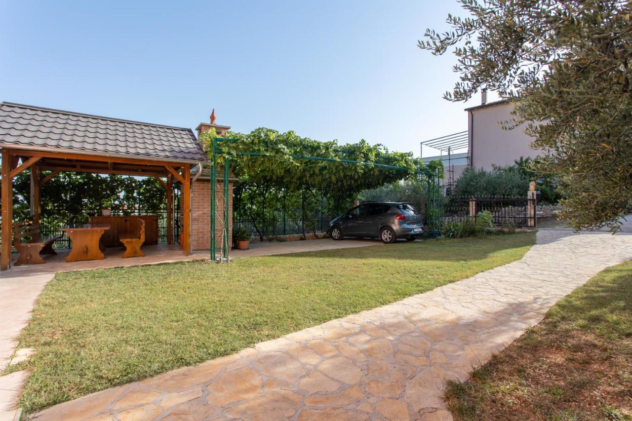 Apartments Katarina Kastela Exterior photo